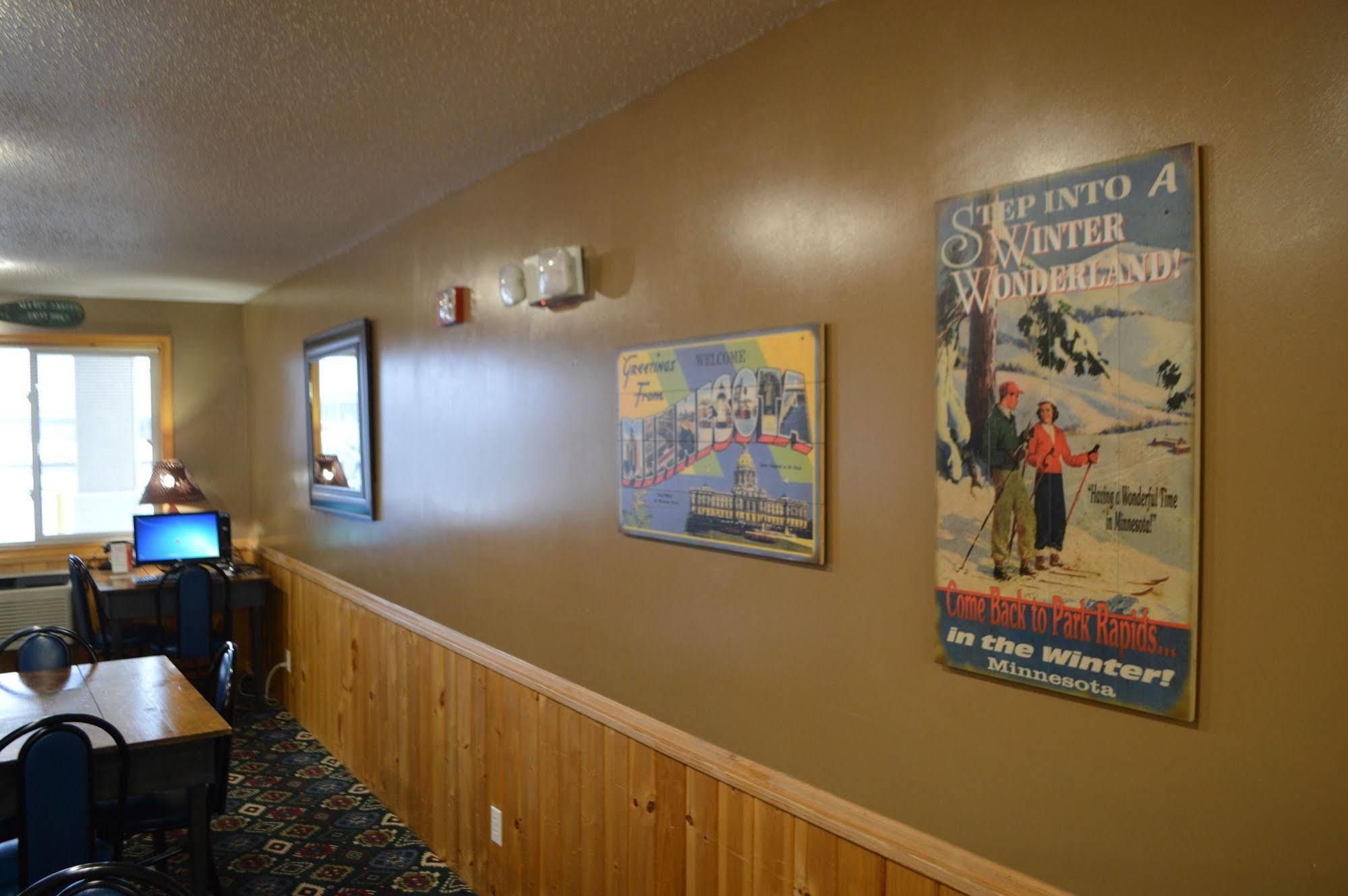 Hotel Super 8 By Wyndham Park Rapids Exterior foto